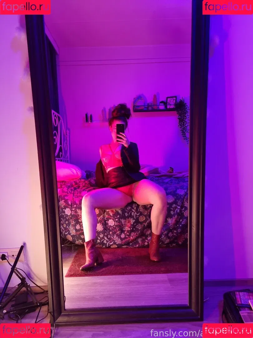 aurorafiend Onlyfans Photo Gallery 