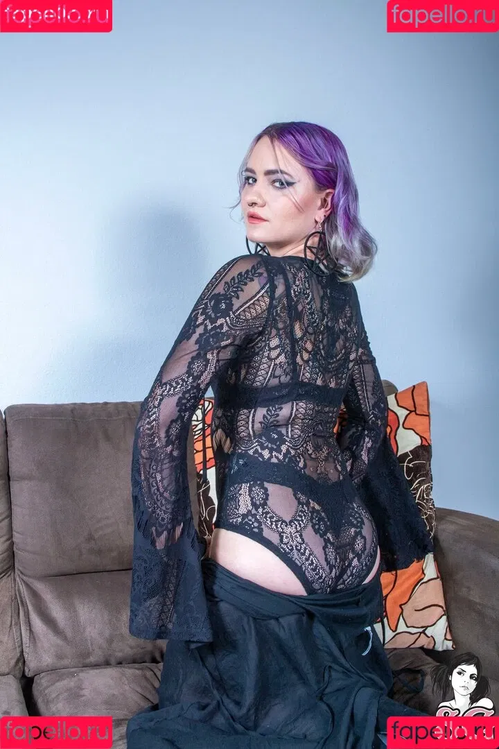 Wenchi Onlyfans Photo Gallery 