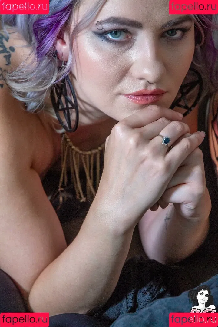 Wenchi Onlyfans Photo Gallery 