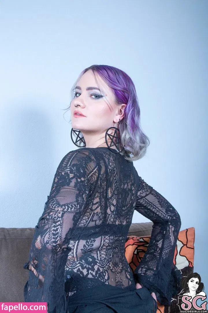 Wenchi Onlyfans Photo Gallery 