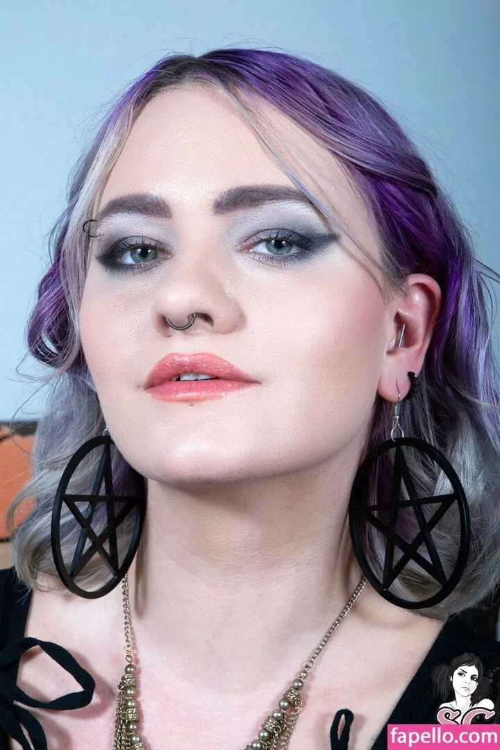 Wenchi Onlyfans Photo Gallery 