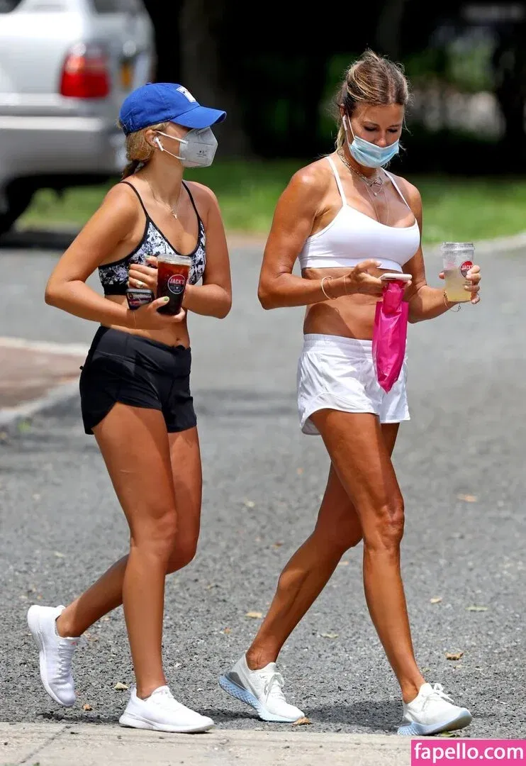 Kelly Bensimon Onlyfans Photo Gallery 