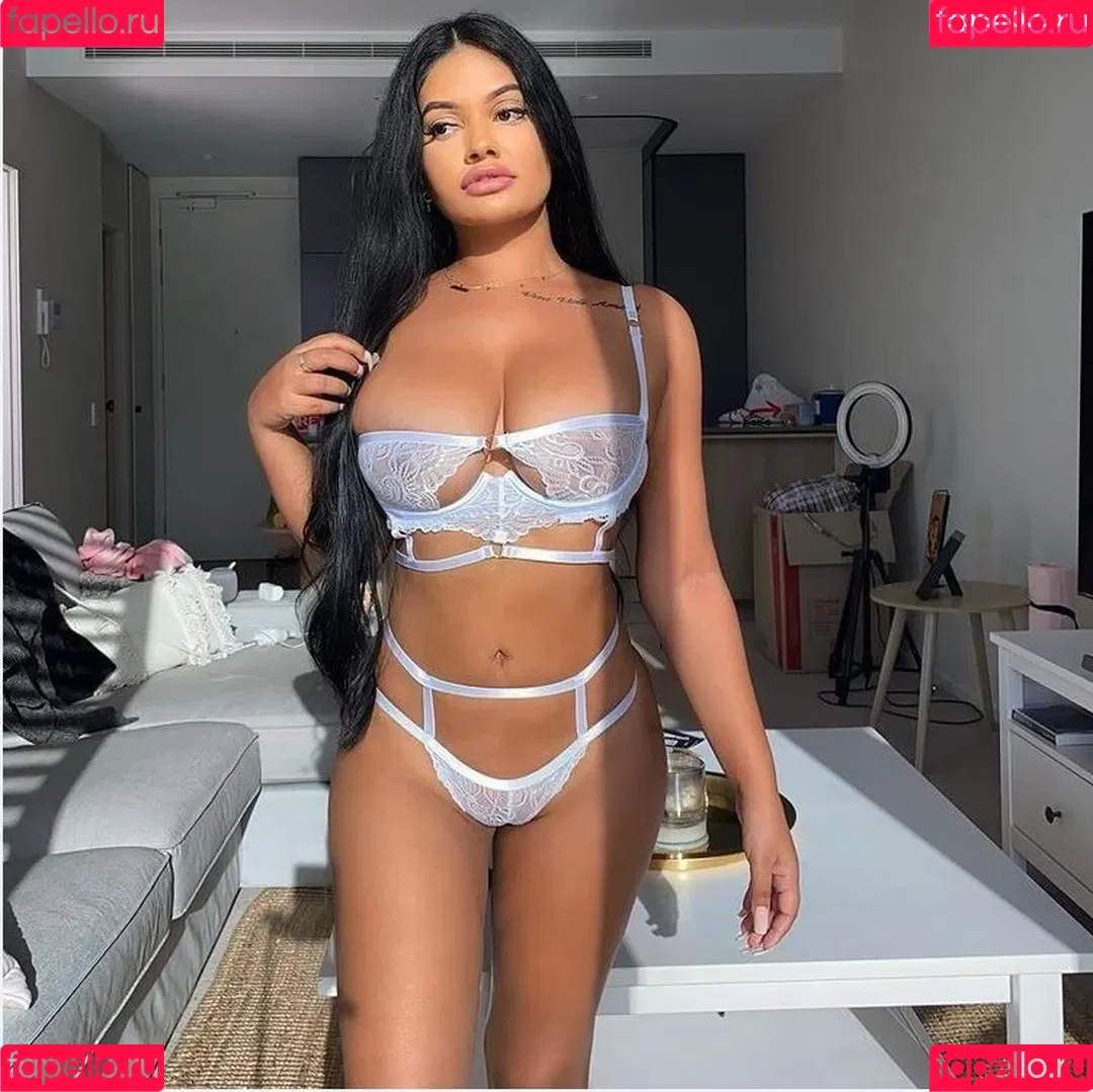 Ari Kumar Onlyfans Photo Gallery 