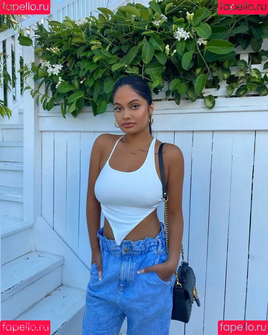 Ari Kumar Onlyfans Photo Gallery 