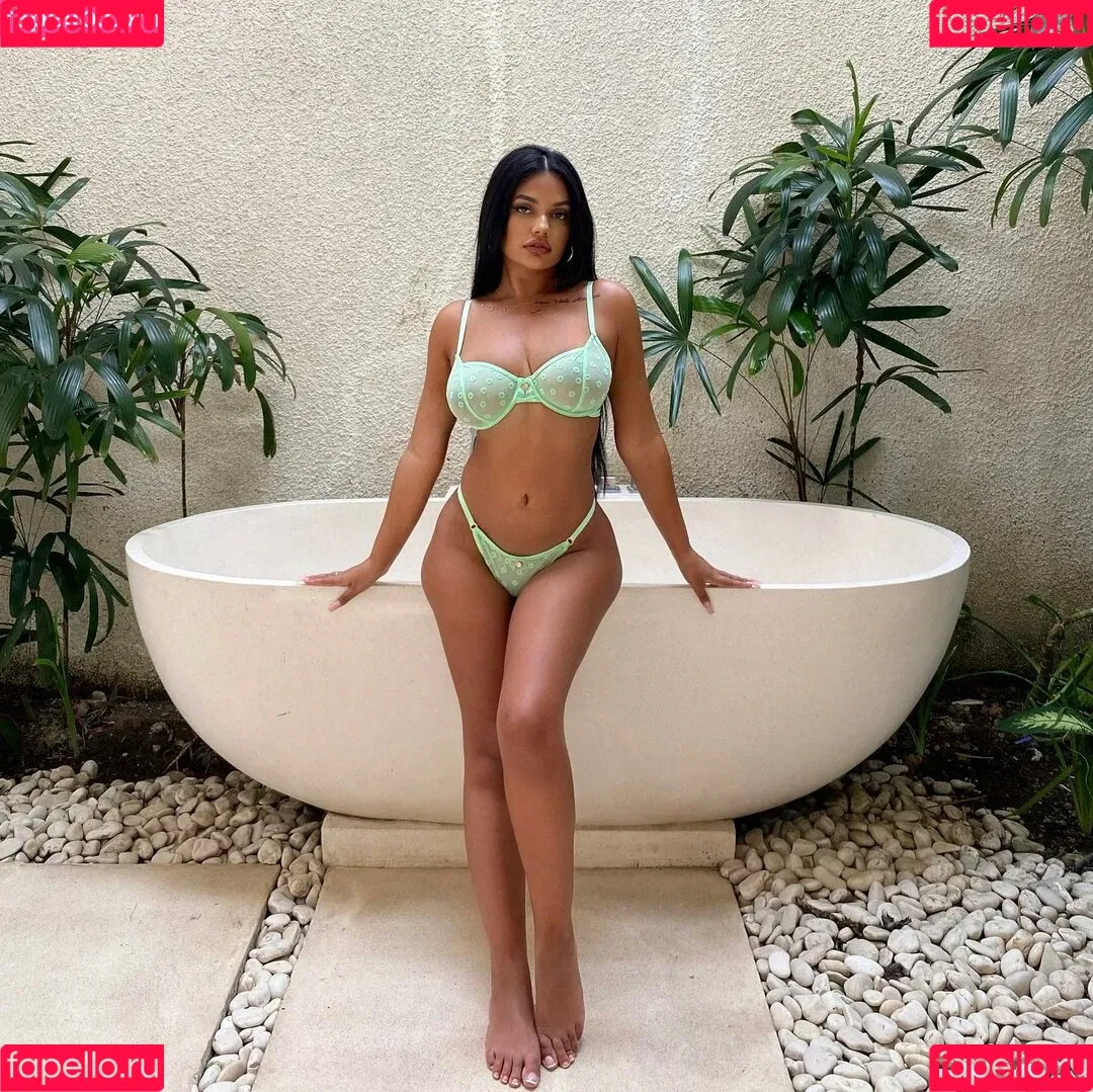 Ari Kumar Onlyfans Photo Gallery 
