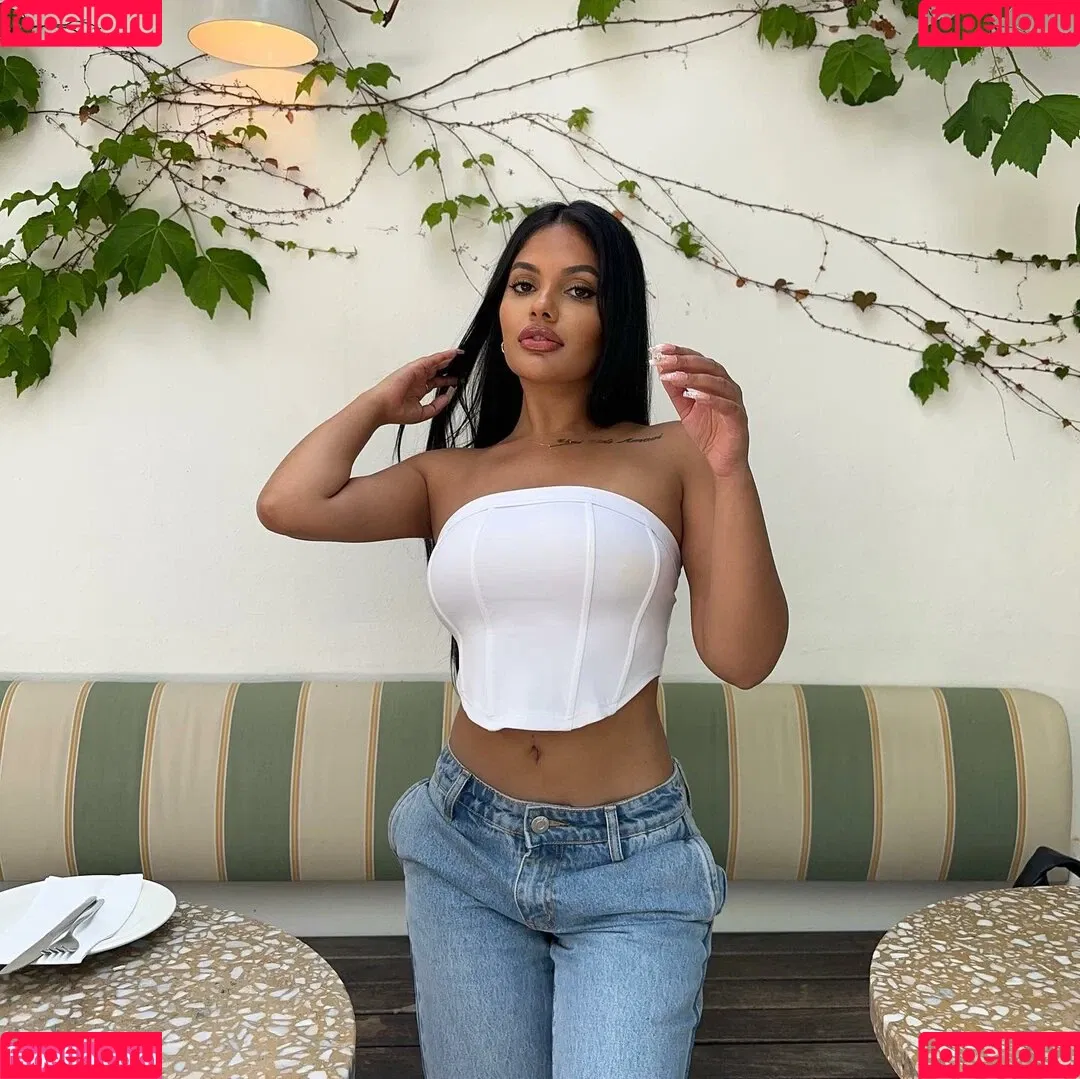 Ari Kumar Onlyfans Photo Gallery 