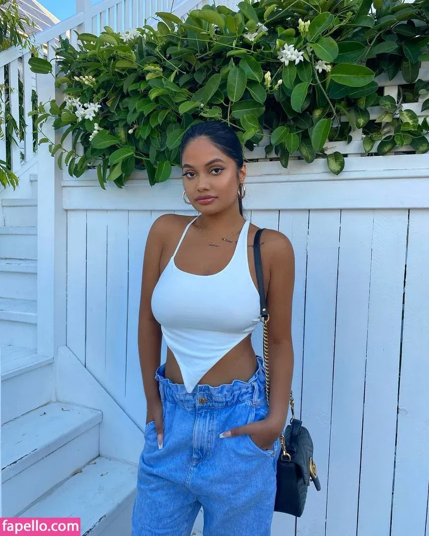 Ari Kumar Onlyfans Photo Gallery 