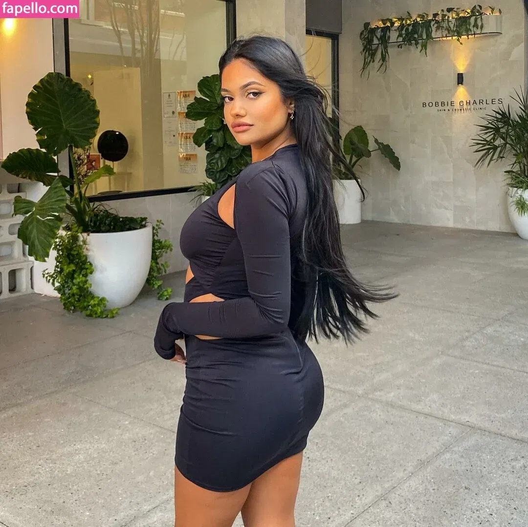 Ari Kumar Onlyfans Photo Gallery 