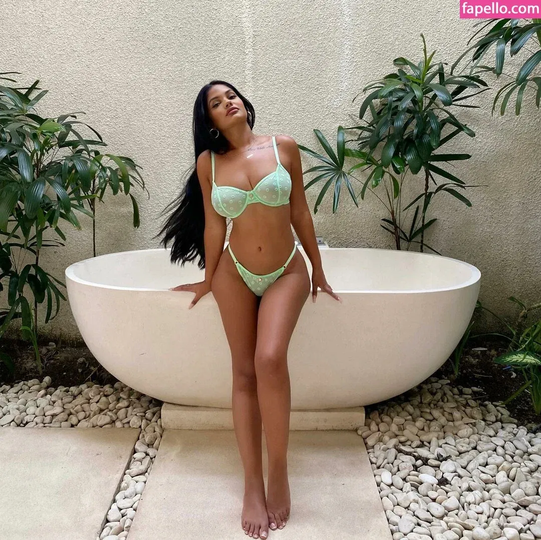 Ari Kumar Onlyfans Photo Gallery 