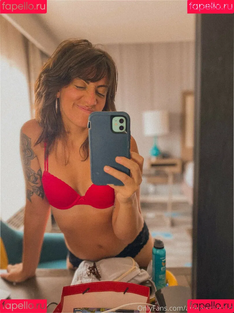 Arielle Scarcella Onlyfans Photo Gallery 