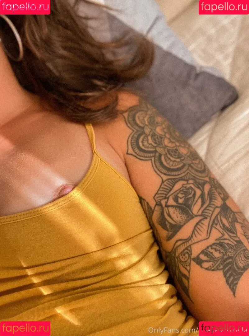 Arielle Scarcella Onlyfans Photo Gallery 