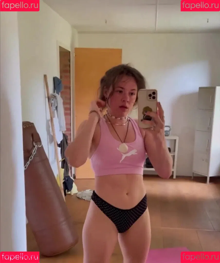 Yvonne Pferrer Onlyfans Photo Gallery 