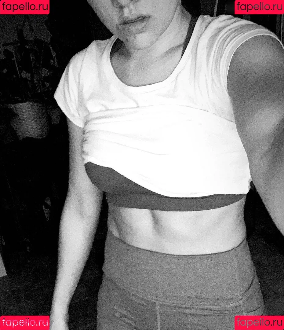 Yvonne Pferrer Onlyfans Photo Gallery 