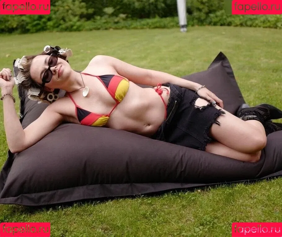 Yvonne Pferrer Onlyfans Photo Gallery 