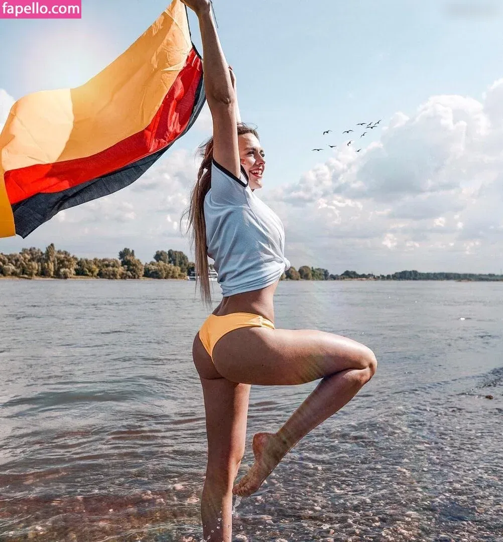 Yvonne Pferrer Onlyfans Photo Gallery 