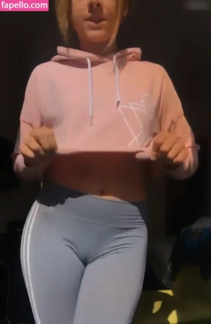 Yvonne Pferrer Onlyfans Photo Gallery 