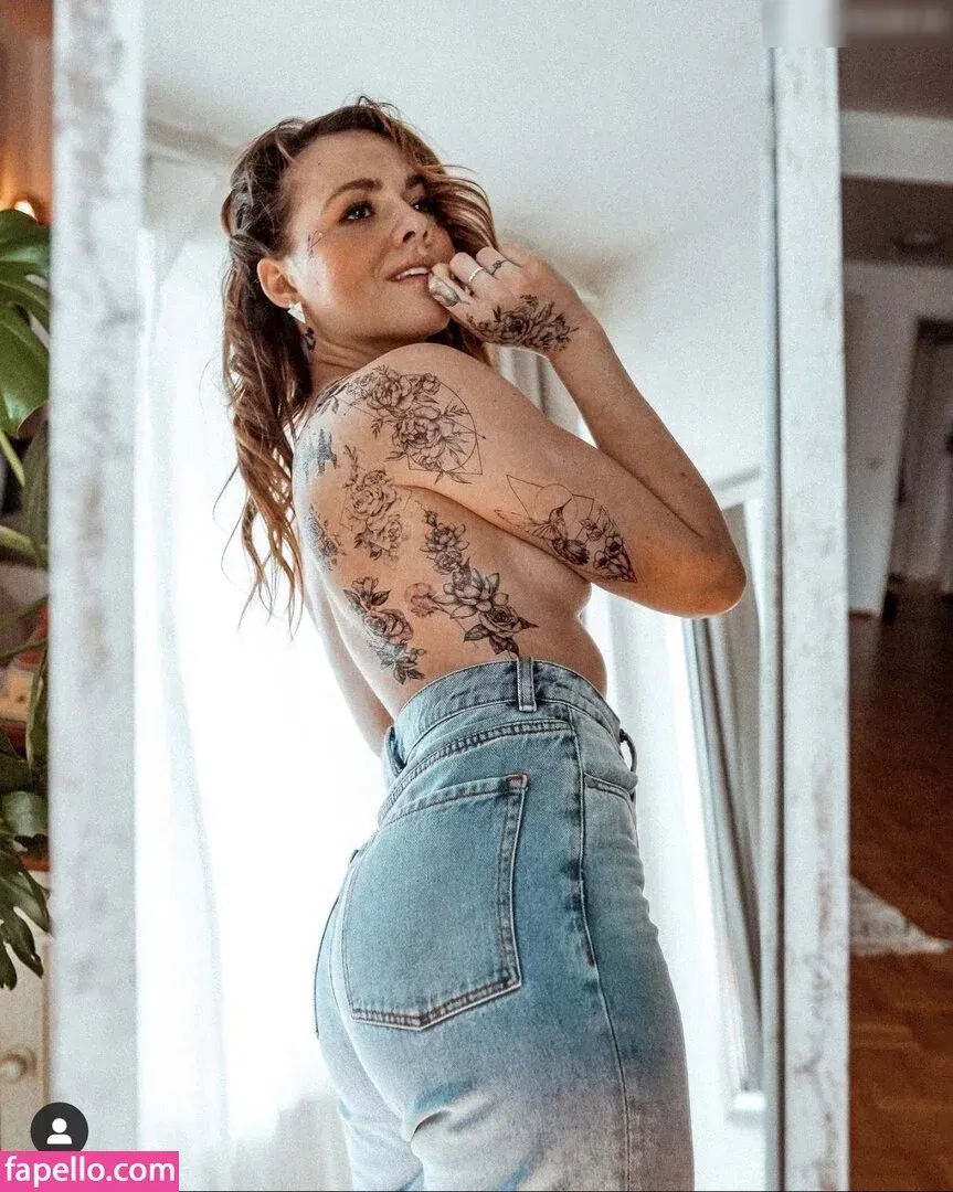 Yvonne Pferrer Onlyfans Photo Gallery 