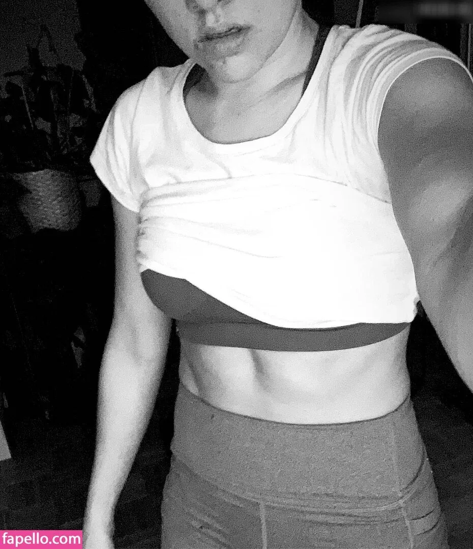 Yvonne Pferrer Onlyfans Photo Gallery 