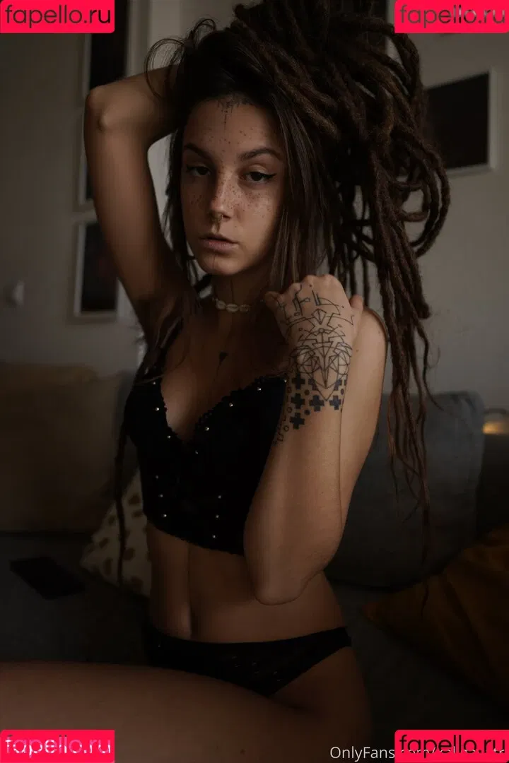 Kali Gayatri Onlyfans Photo Gallery 