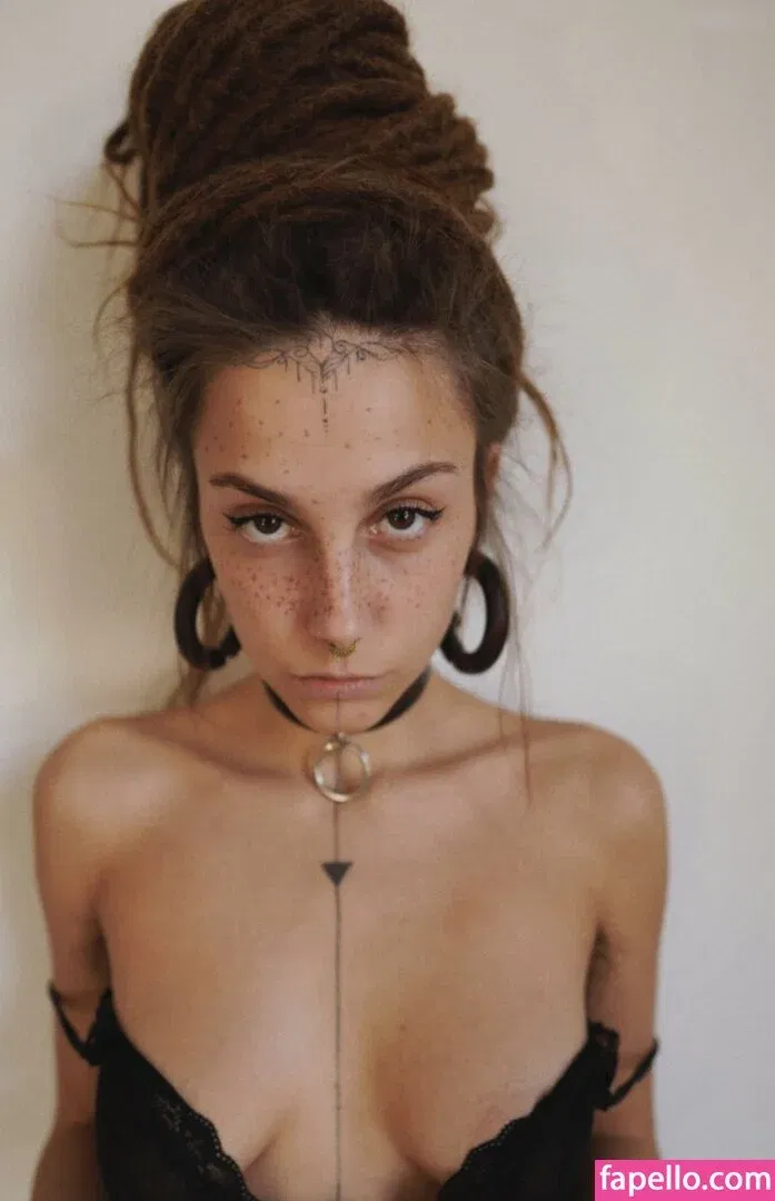 Kali Gayatri Onlyfans Photo Gallery 