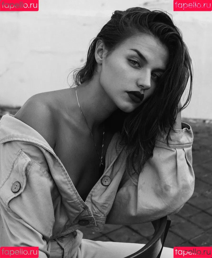 Mirela Balic Onlyfans Photo Gallery 