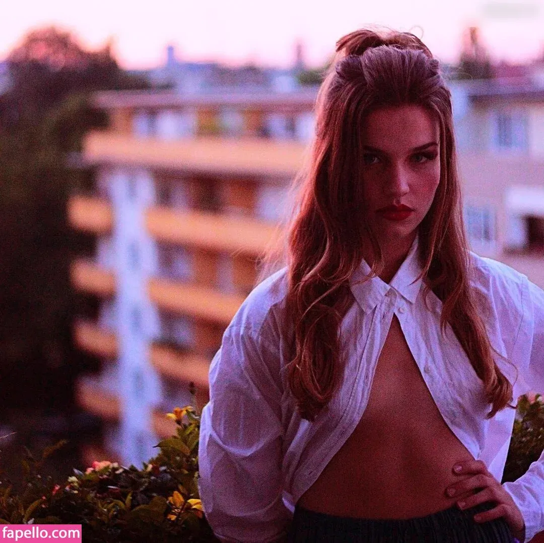 Mirela Balic Onlyfans Photo Gallery 