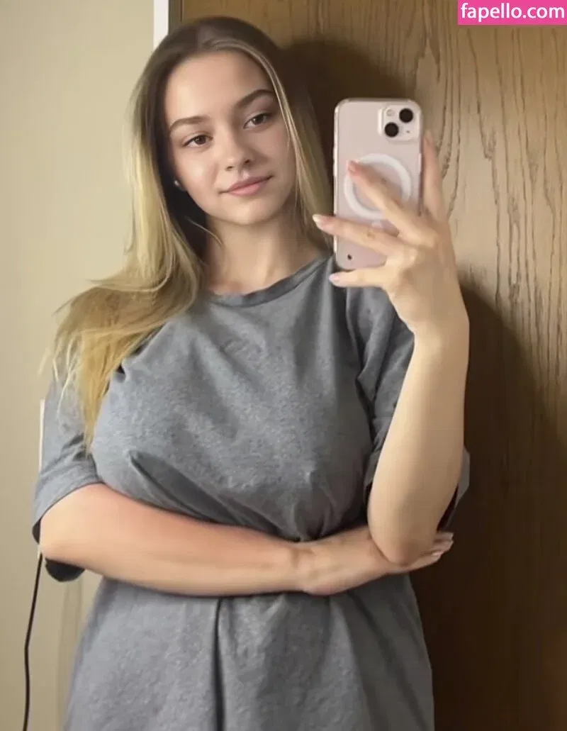 SophieeParker Onlyfans Photo Gallery 