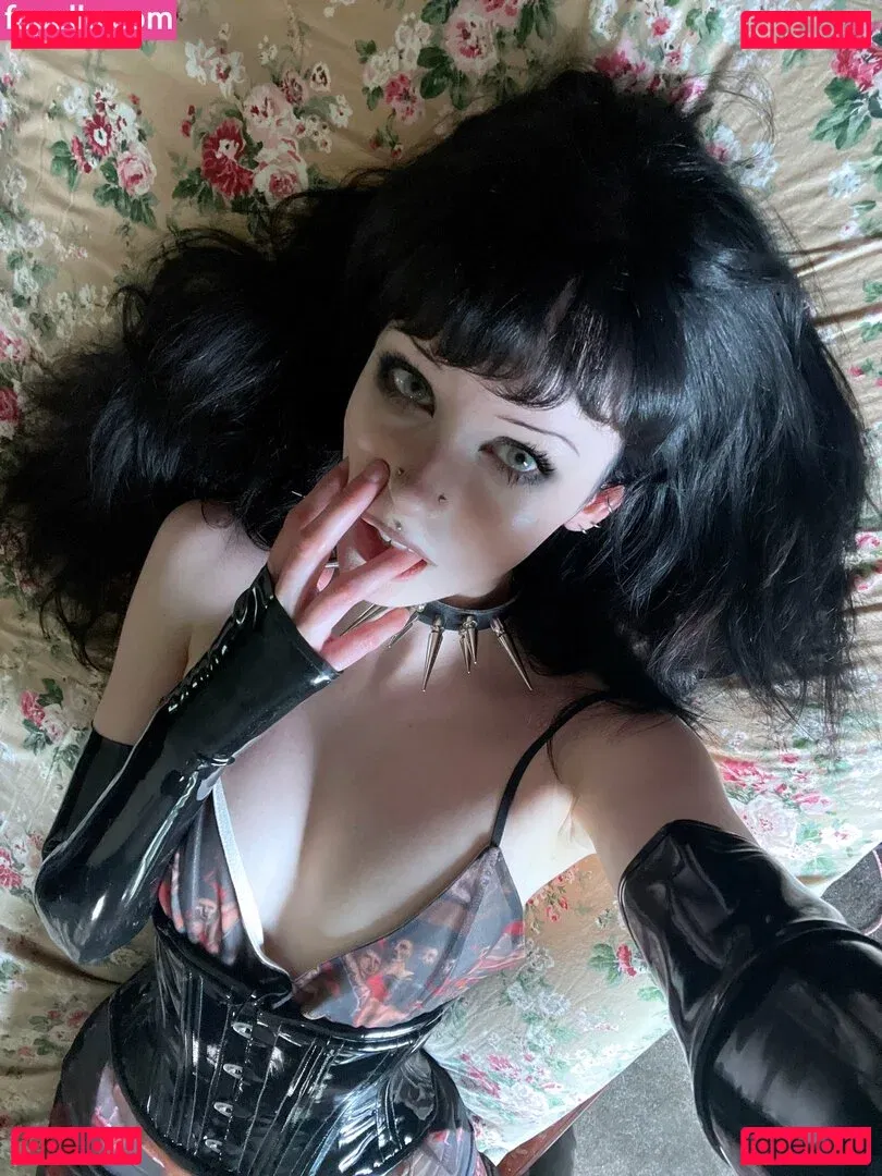 Gutknot Onlyfans Photo Gallery 