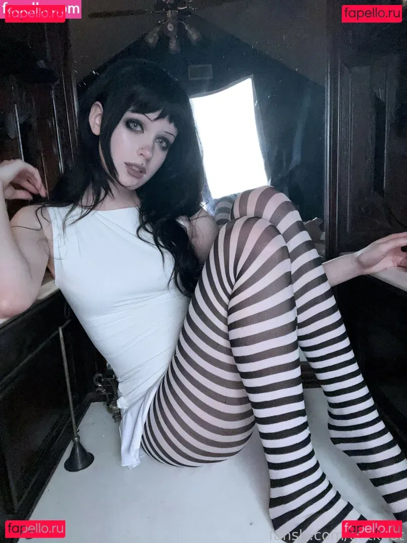 Gutknot Onlyfans Photo Gallery 