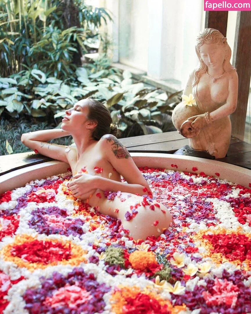 Gabbie Fadel Onlyfans Photo Gallery 