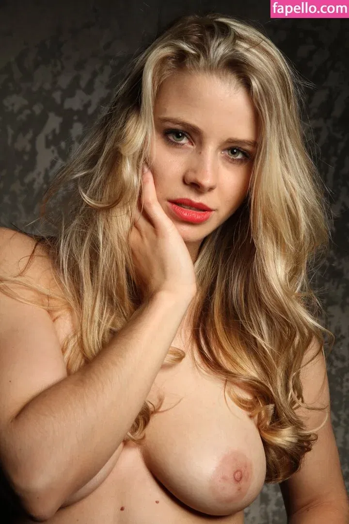 Saskia Atzerodt Onlyfans Photo Gallery 