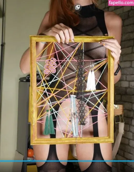 Redhead Foxy Onlyfans Photo Gallery 