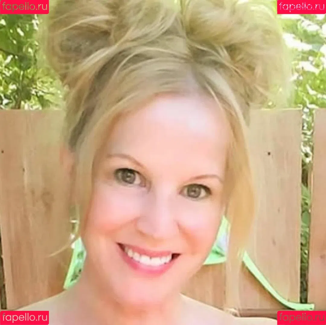Debbie Onlyfans Photo Gallery 