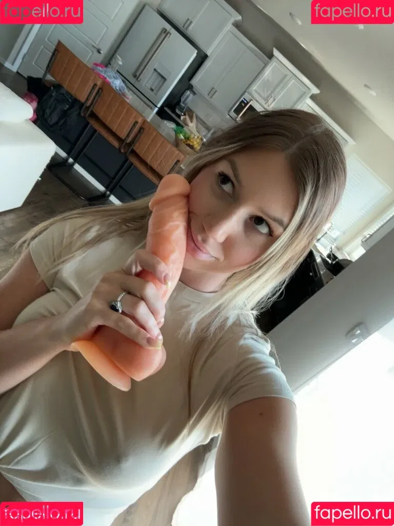 Blondierhi Onlyfans Photo Gallery 