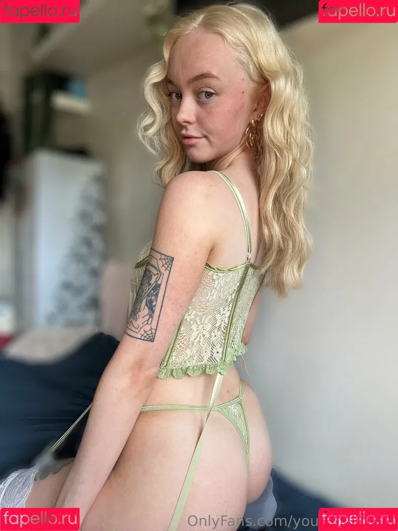 palelittlelad Onlyfans Photo Gallery 