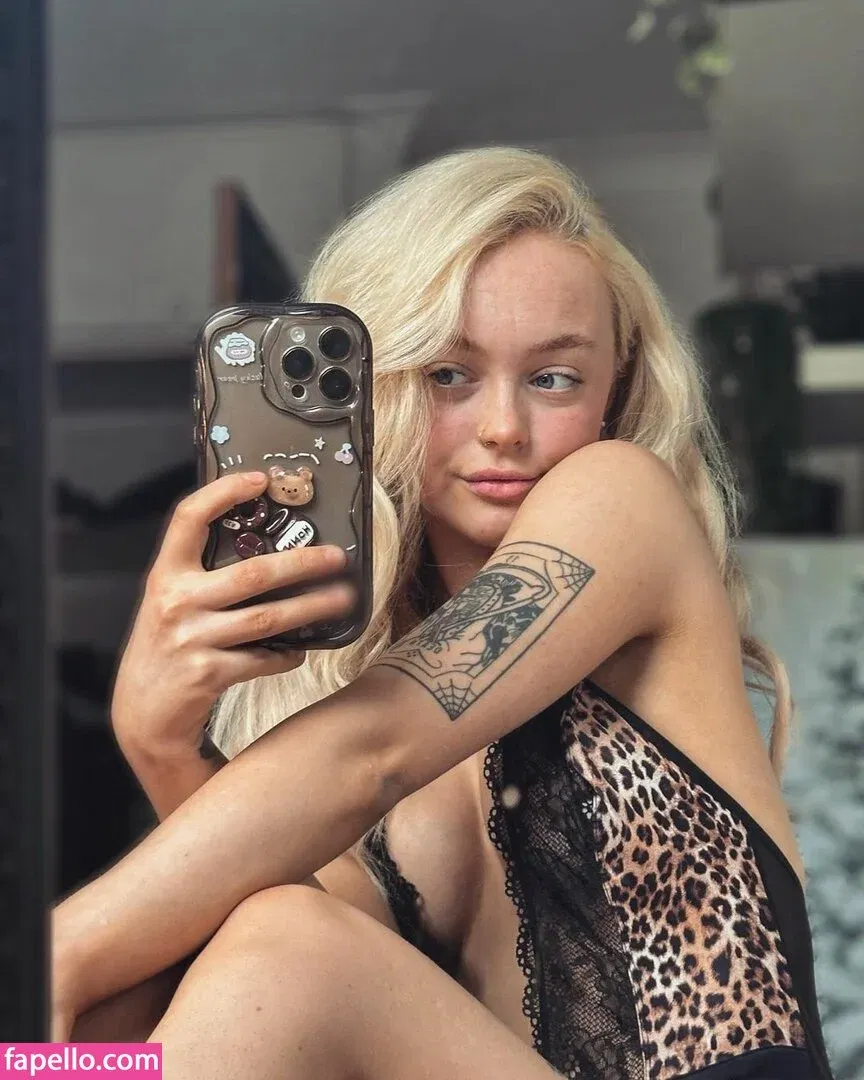 palelittlelad Onlyfans Photo Gallery 