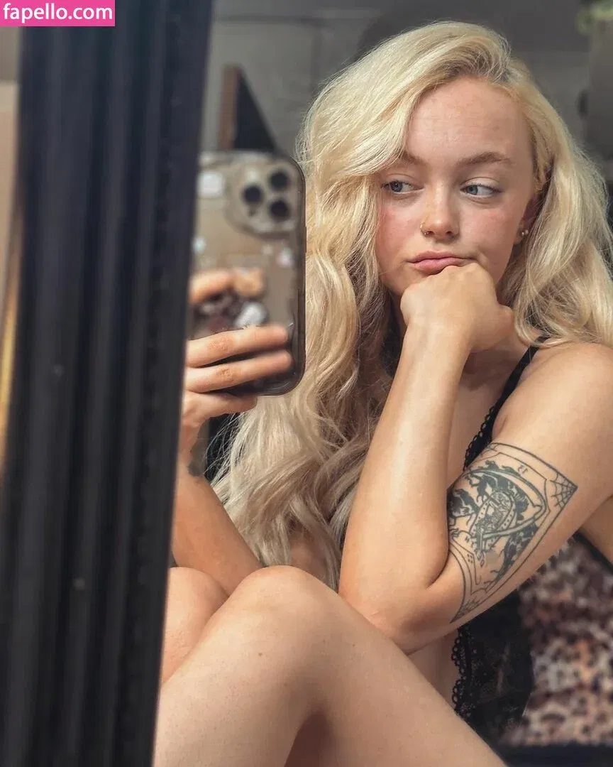 palelittlelad Onlyfans Photo Gallery 