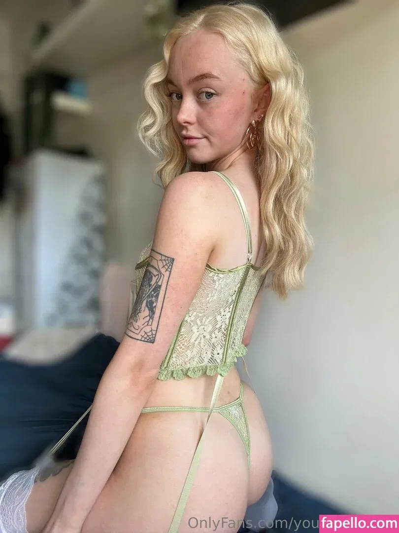 palelittlelad Onlyfans Photo Gallery 