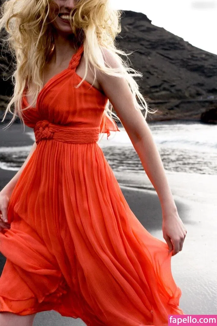 Nina Hoss Onlyfans Photo Gallery 