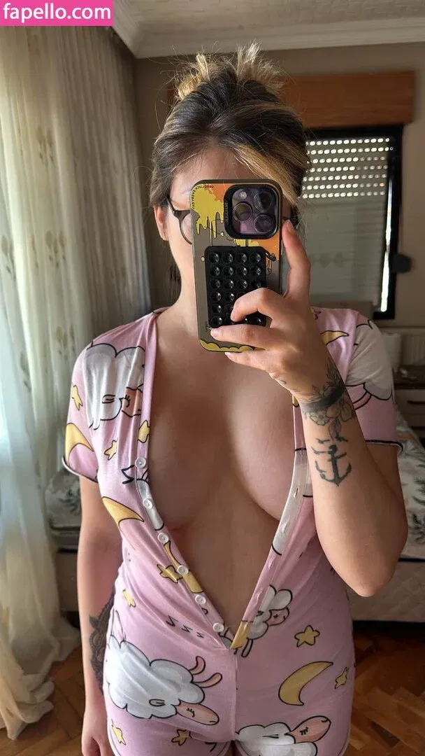 Simge Barankoğlu Onlyfans Photo Gallery 