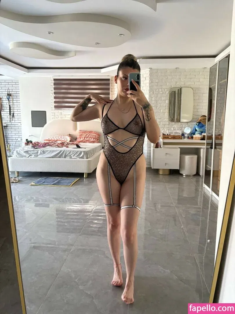 Simge Barankoğlu Onlyfans Photo Gallery 