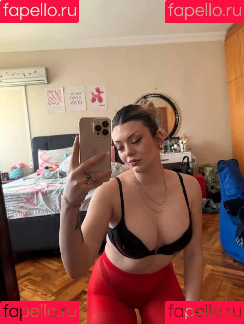 Simge Barankoğlu Onlyfans Photo Gallery 