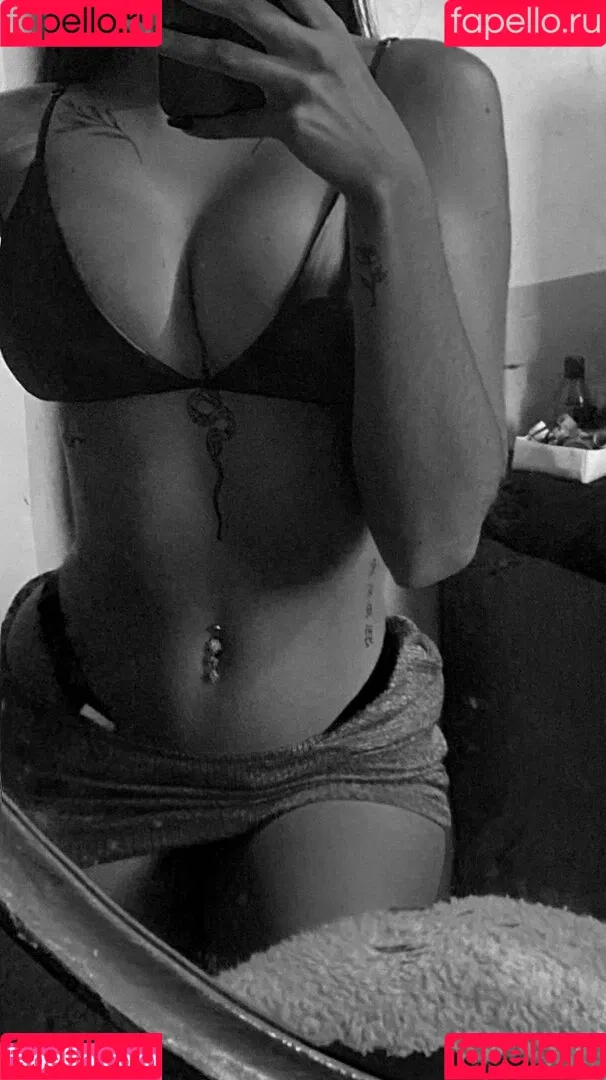 oliveiiranatt Onlyfans Photo Gallery 