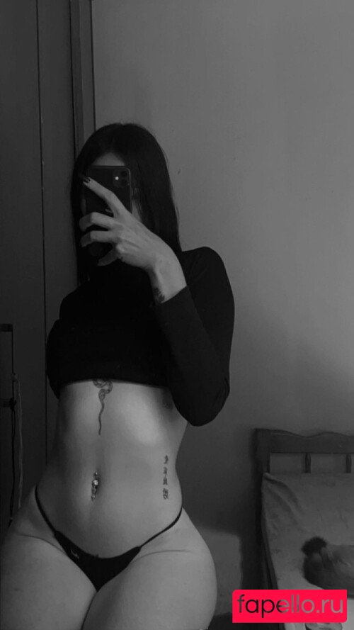 oliveiiranatt Nude Onlyfans Photo 25