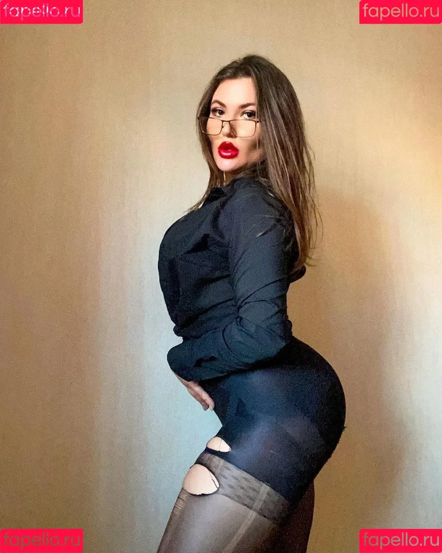 Albina Gladkikh Onlyfans Photo Gallery 
