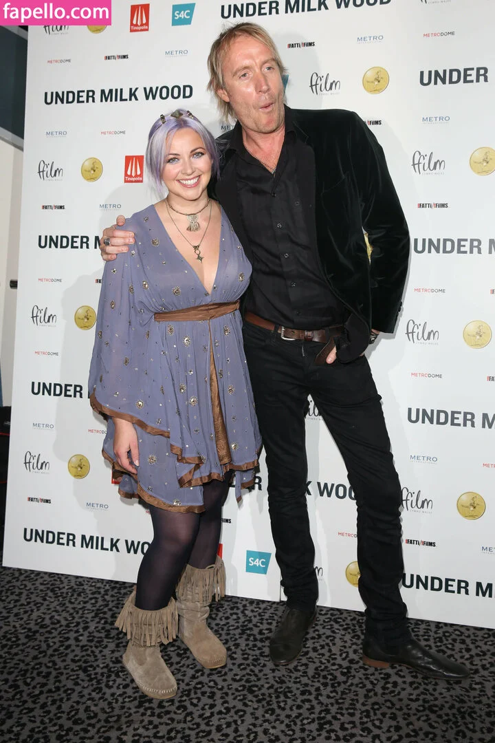 Charlotte Church Onlyfans Photo Gallery 