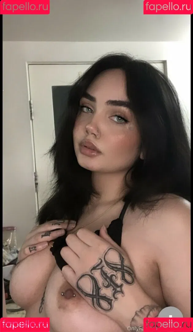 Raven Felix Onlyfans Photo Gallery 