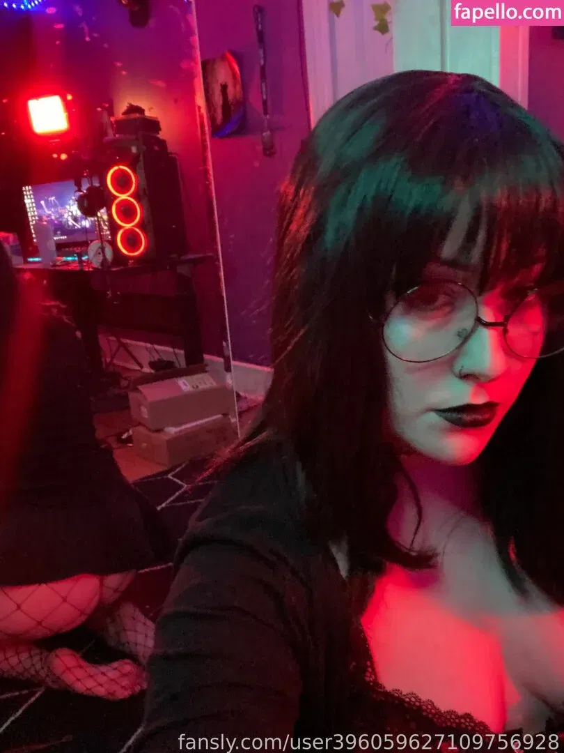 WhisperingPizza ASMR Onlyfans Photo Gallery 