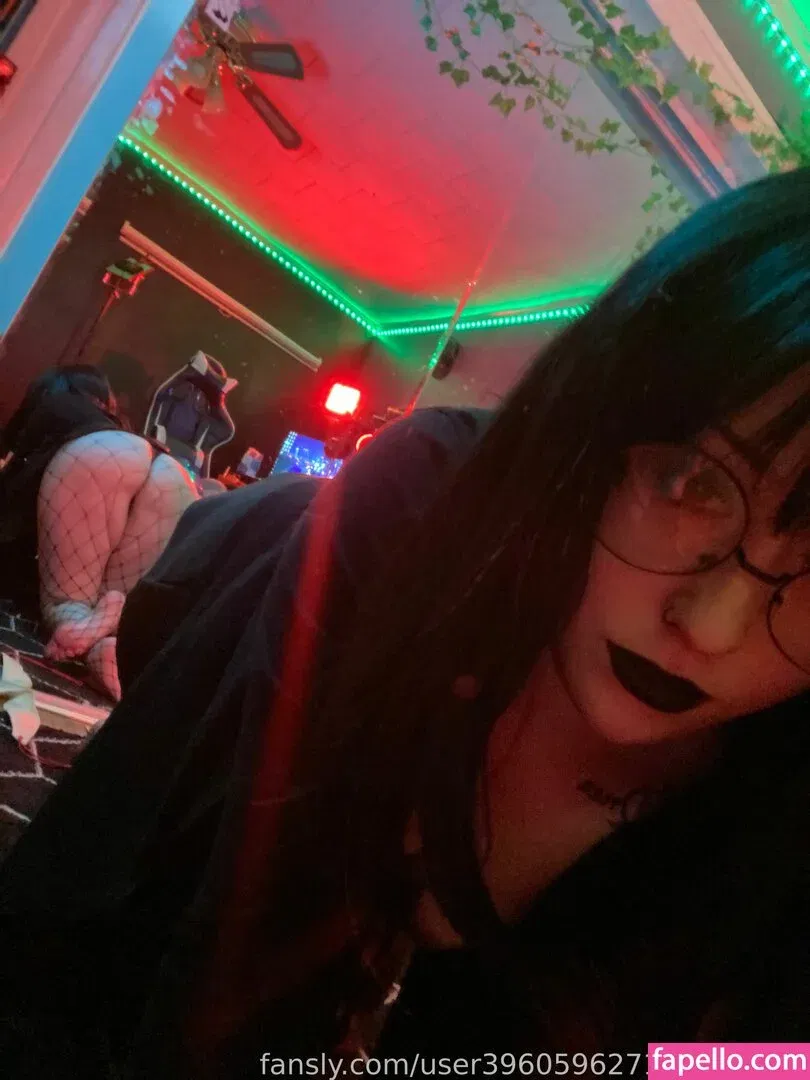 WhisperingPizza ASMR Onlyfans Photo Gallery 