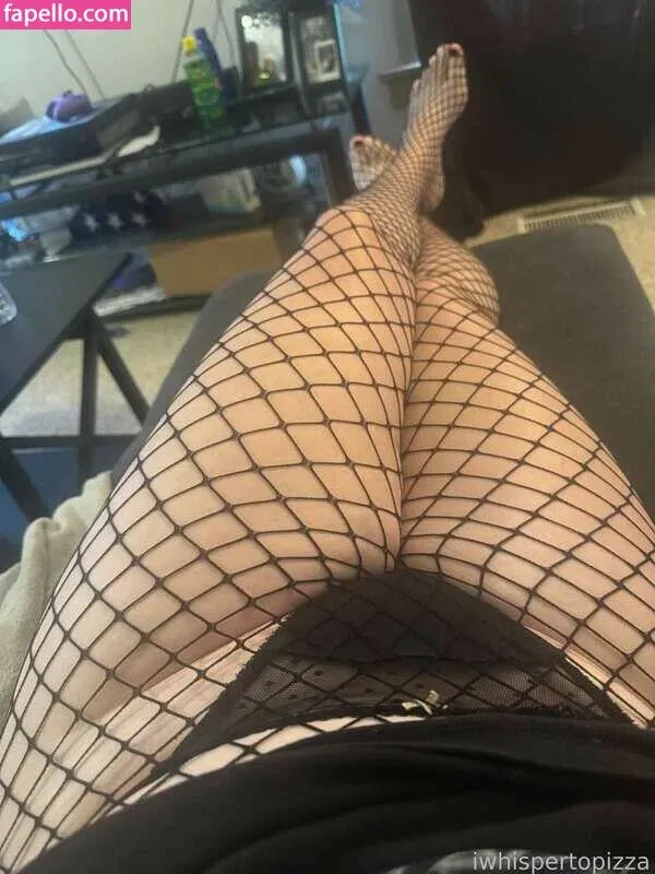 WhisperingPizza ASMR Onlyfans Photo Gallery 